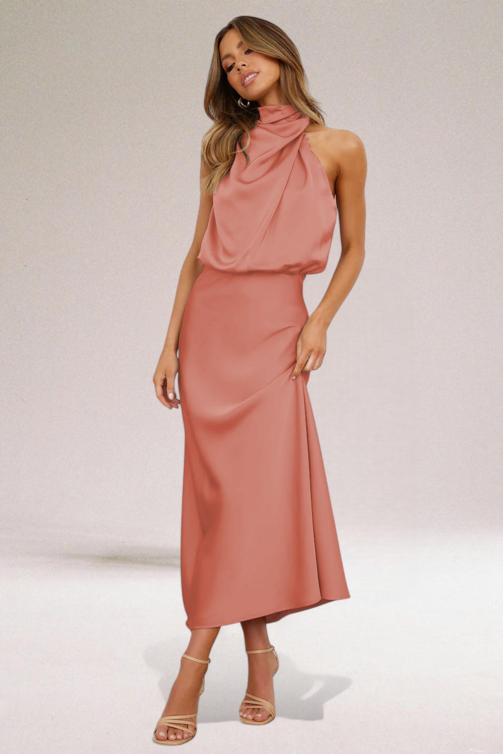 Elara Satin-Abendkleid mit Neckholder in Mauve
