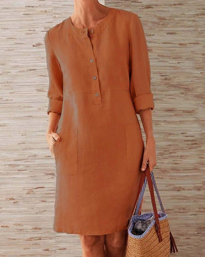 Knopfcharme | Zeitlos schickes Kleid
