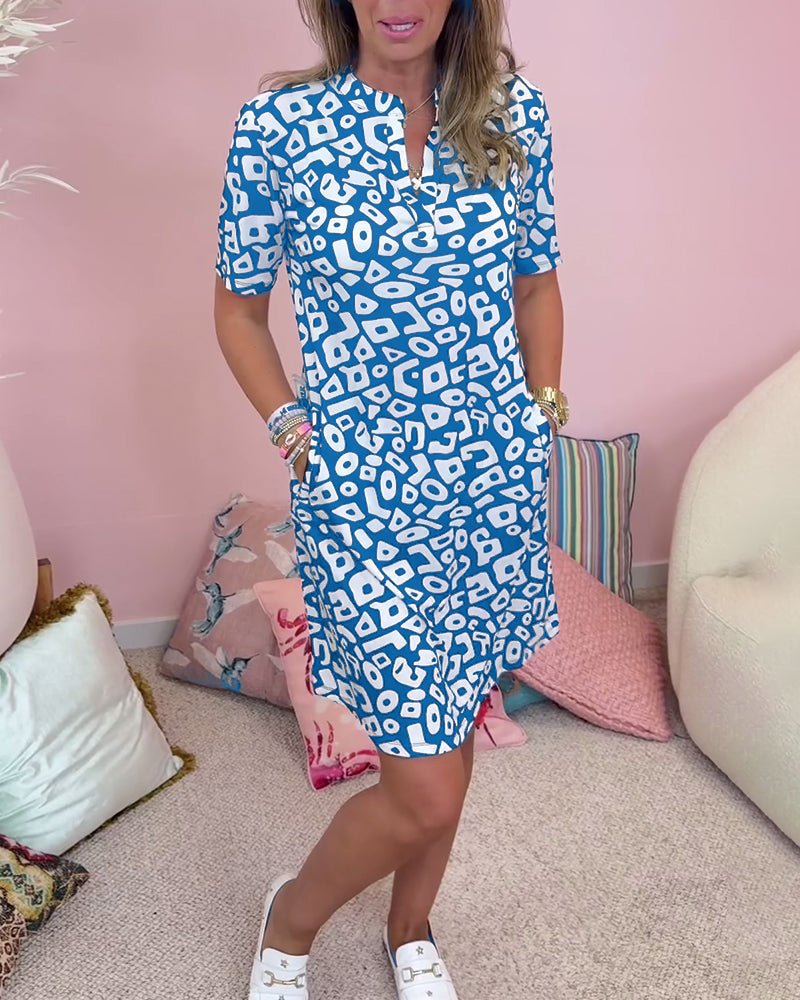 Musterzauber | Bedrucktes Kleid mit V-Ausschnitt und Taschen