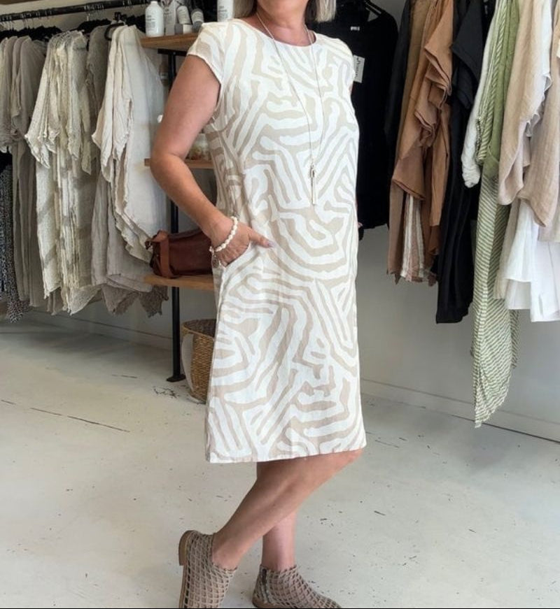 Solinaprint | Kleid mit Rundhalsausschnitt und Wunderschönem, Bauchbedeckendem Print
