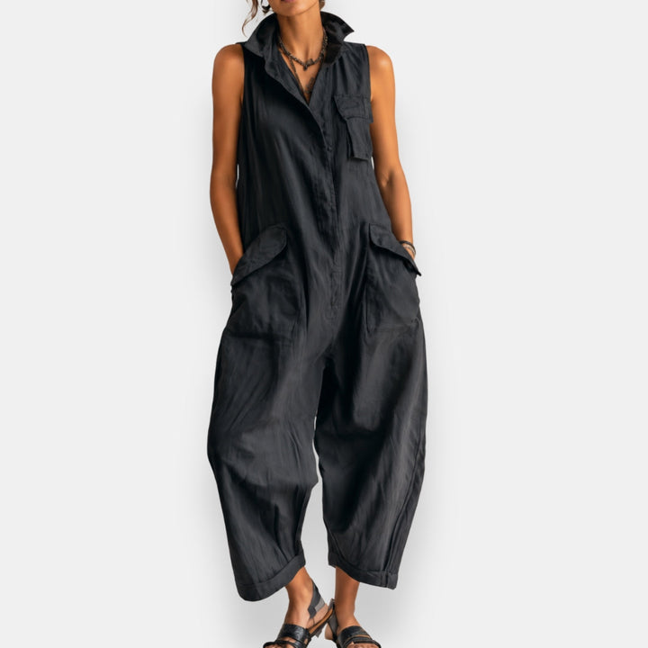 Helen Popeline-Jumpsuit in Schwarz – Vorderansicht