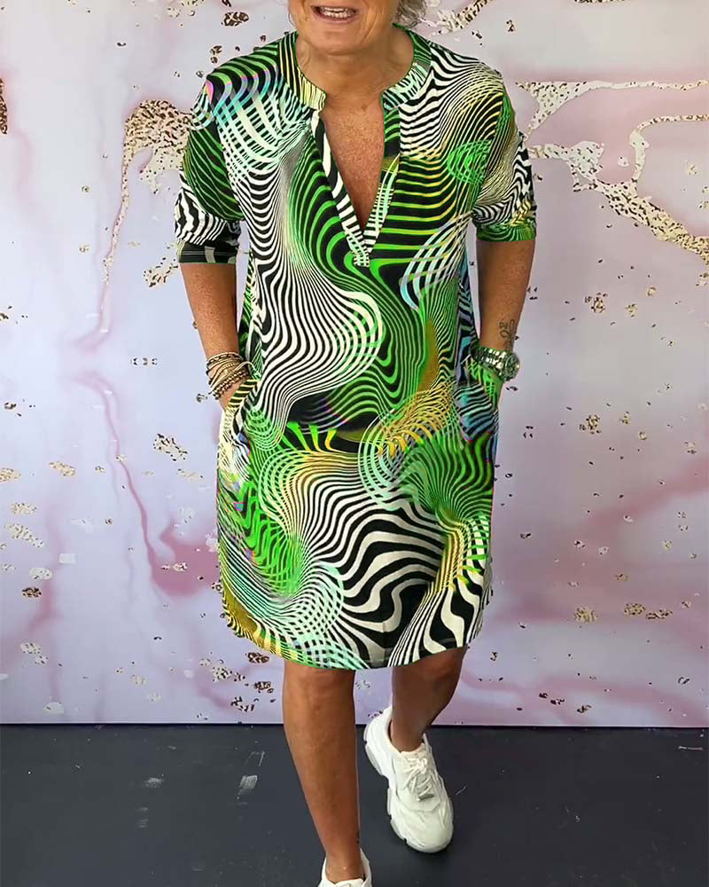 Royafarbe | Farbenfrohes Kleid mit V-Ausschnitt