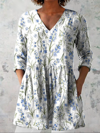 Jeanne™ | Tunika-Bluse mit blauem Zweigmuster auf Weiß