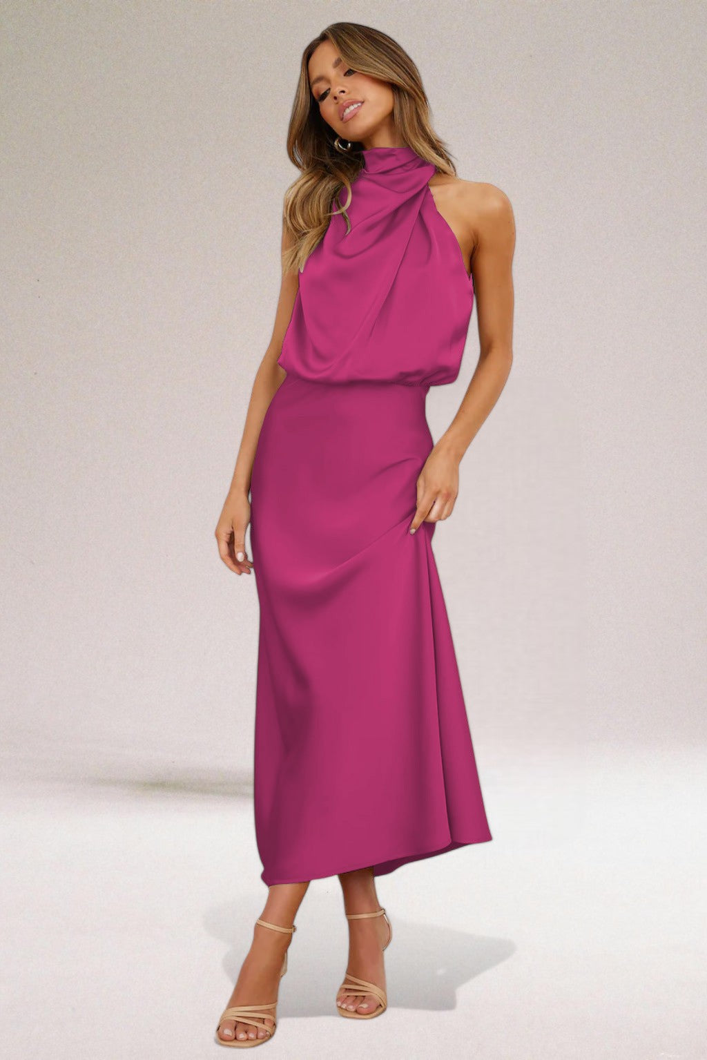 Elara Satin-Abendkleid mit Neckholder in Magenta