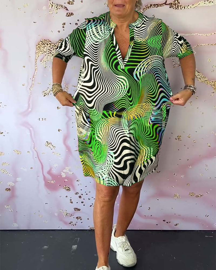 Royafarbe | Farbenfrohes Kleid mit V-Ausschnitt