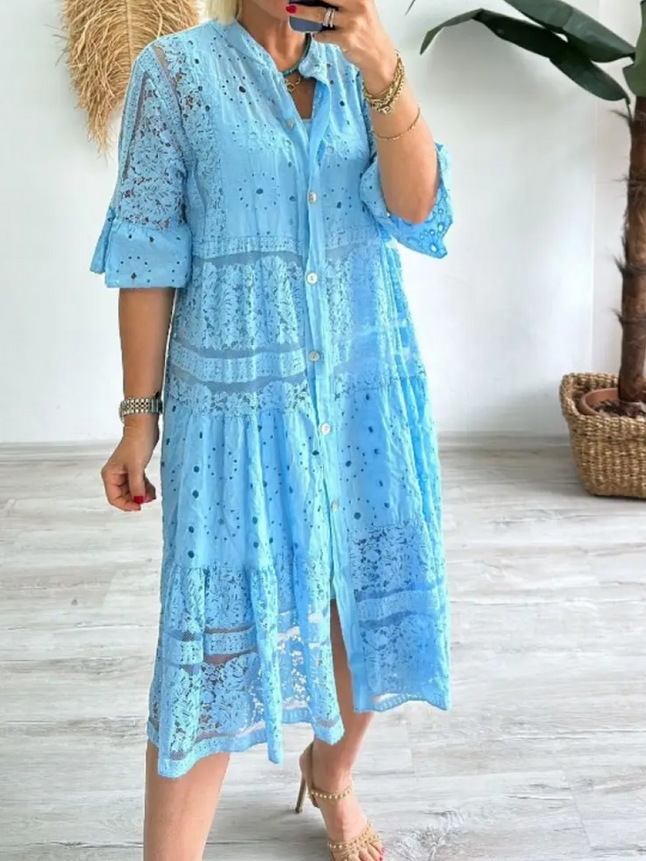 Emberlystick | Locker sitzendes Kleid mit Stickerei und Knopfleiste