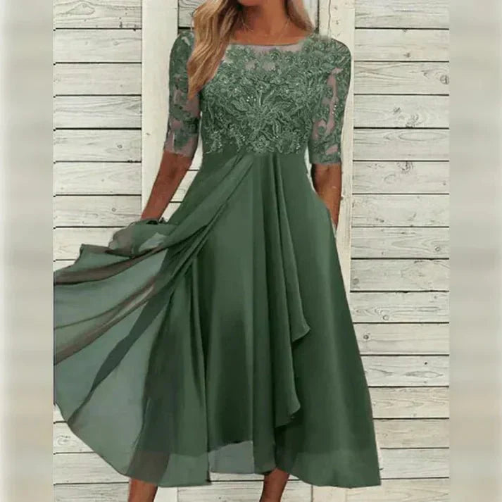 Spitzenzauber | Elegantes Spitzenkleid