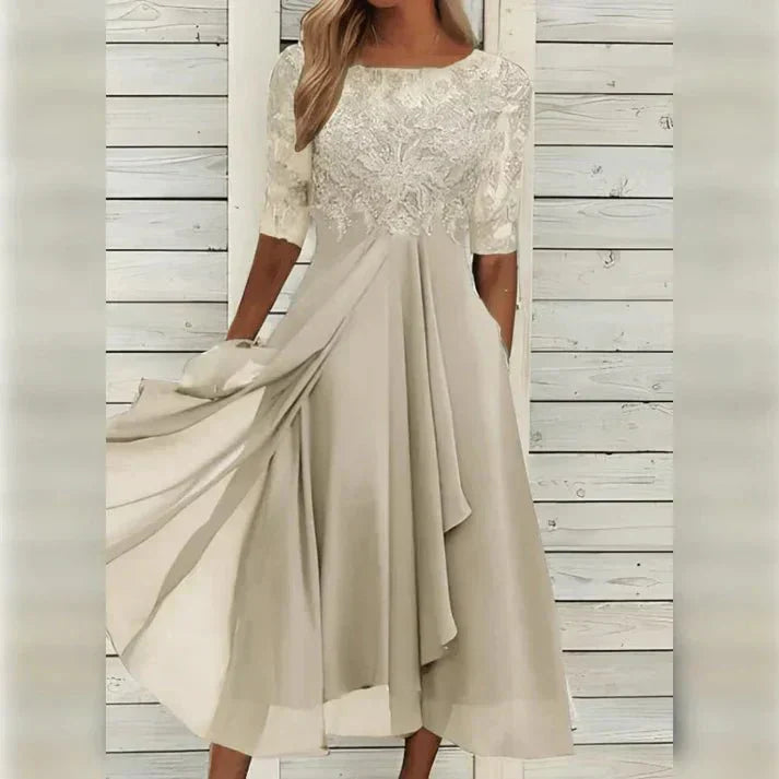 Spitzenzauber | Elegantes Spitzenkleid
