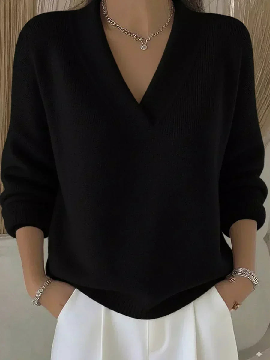 Vivelle Pullover mit tiefem V-Ausschnitt in Schwarz
