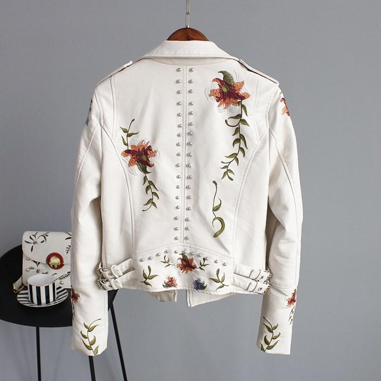 Stickzauber | Kunstlederjacke mit Stickerei