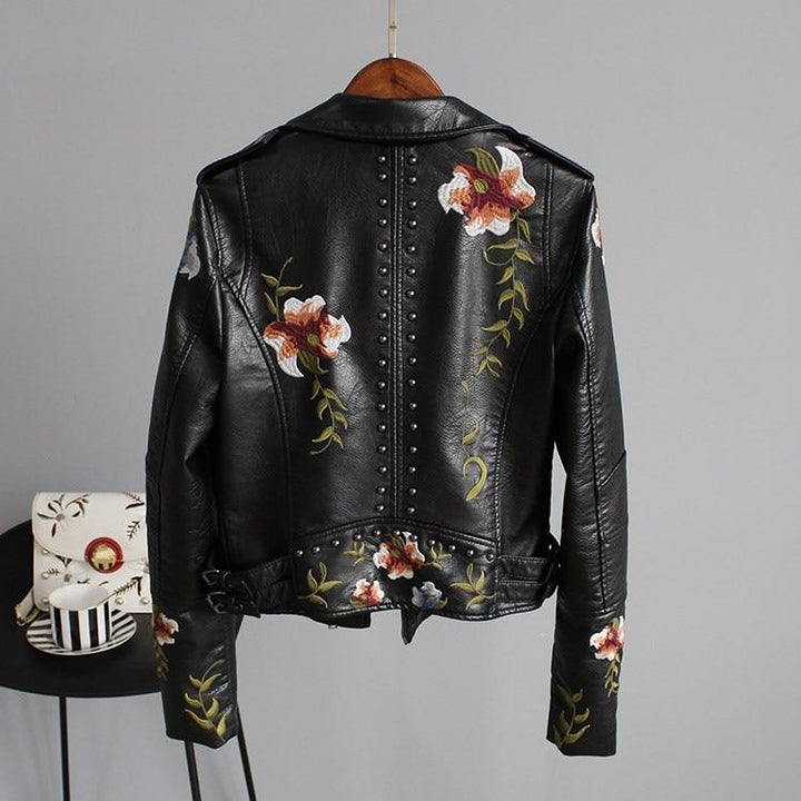Stickzauber | Kunstlederjacke mit Stickerei