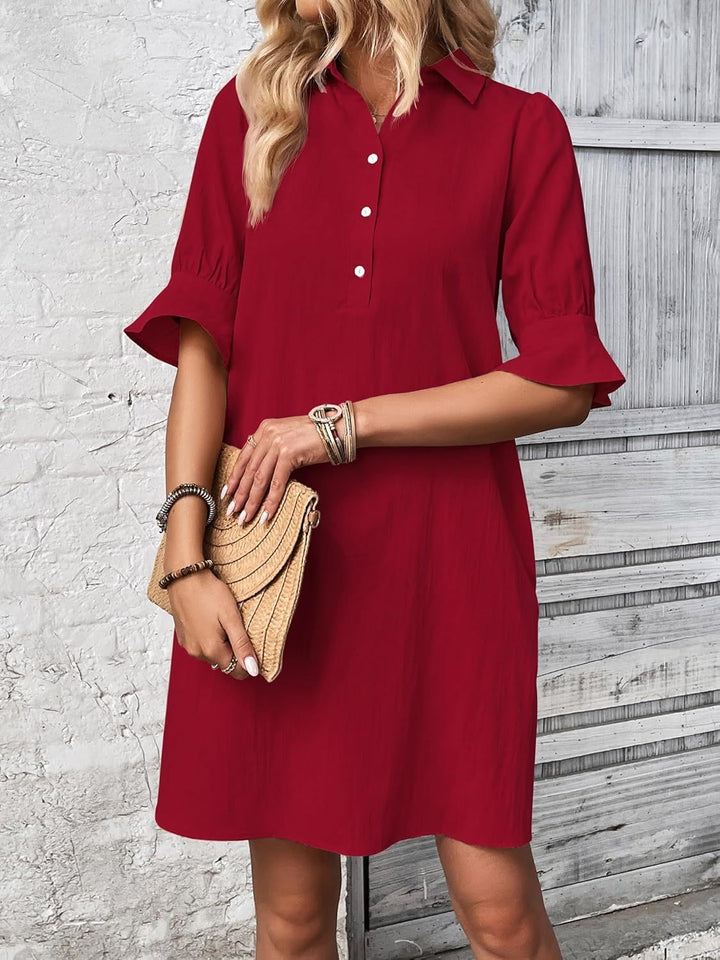 Rüschenchic | Elegantes Kleid mit Knopfleiste