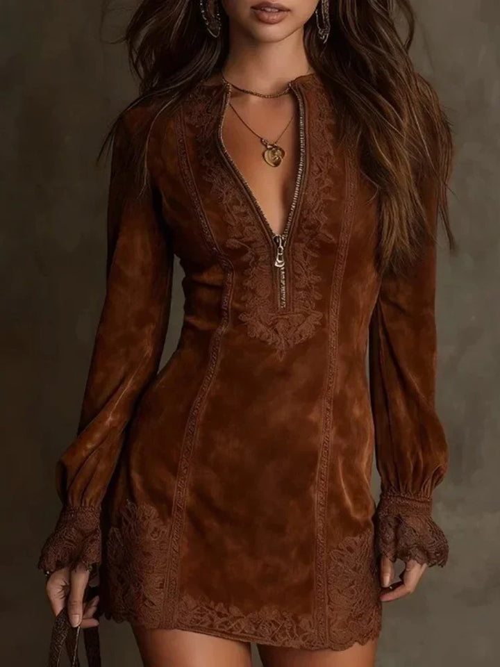 Ginaraffiniert | Kurzes Kleid aus Wildleder mit Spitze – Feminin & Raffiniert
