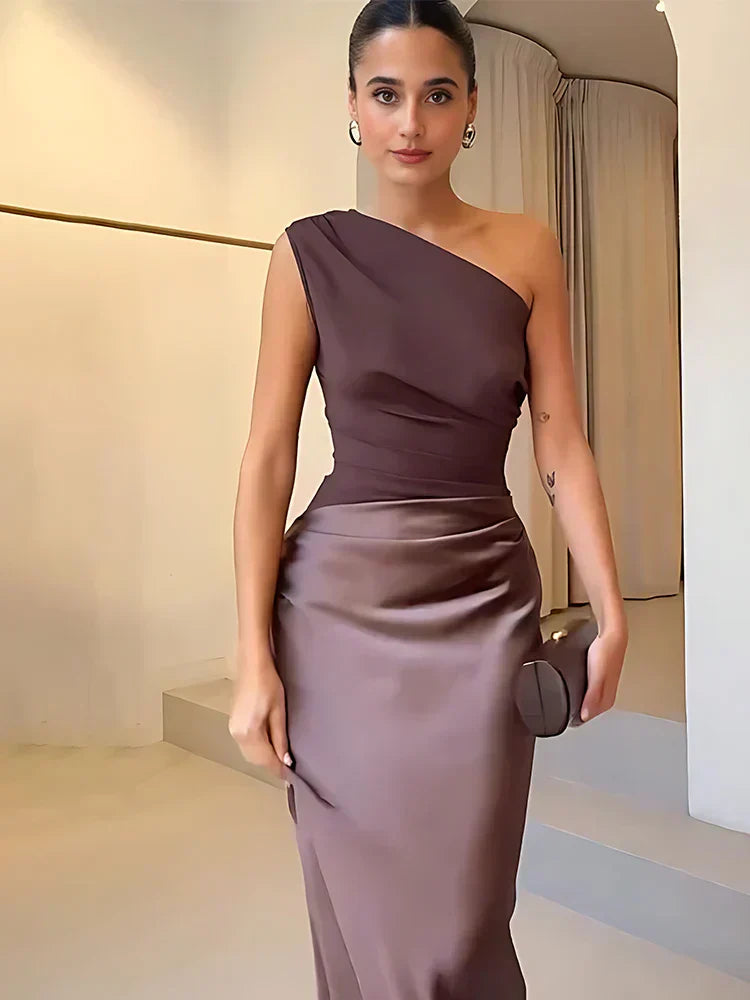Ambersatin | Ein-Schulter Satin Maxikleid