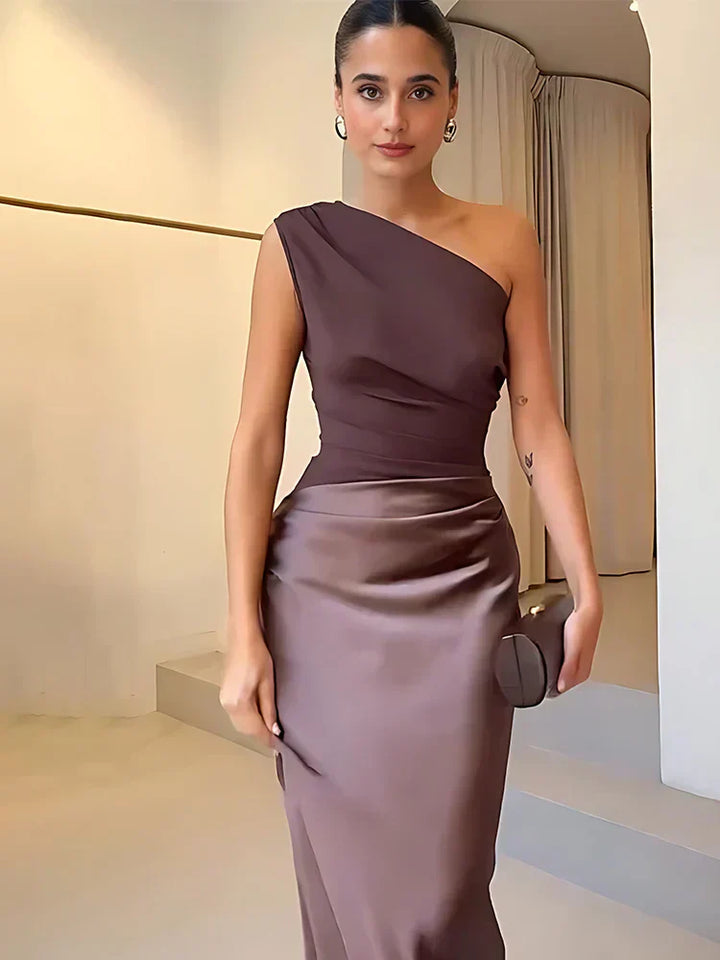 Ambersatin | Ein-Schulter Satin Maxikleid