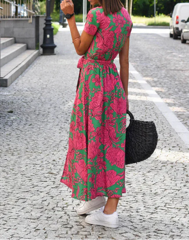 Jorlynform | Elegantes Kleid mit V-Ausschnitt und figurbetonter Passform
