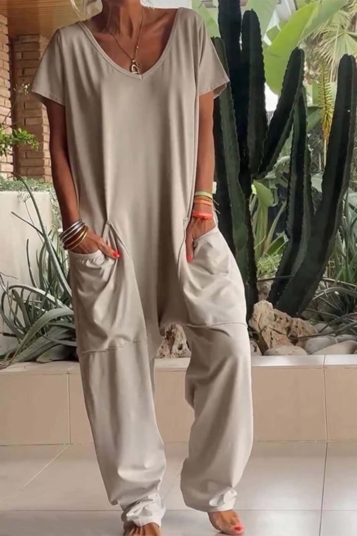 Fließmoment | Legerer Jumpsuit mit V-Ausschnitt