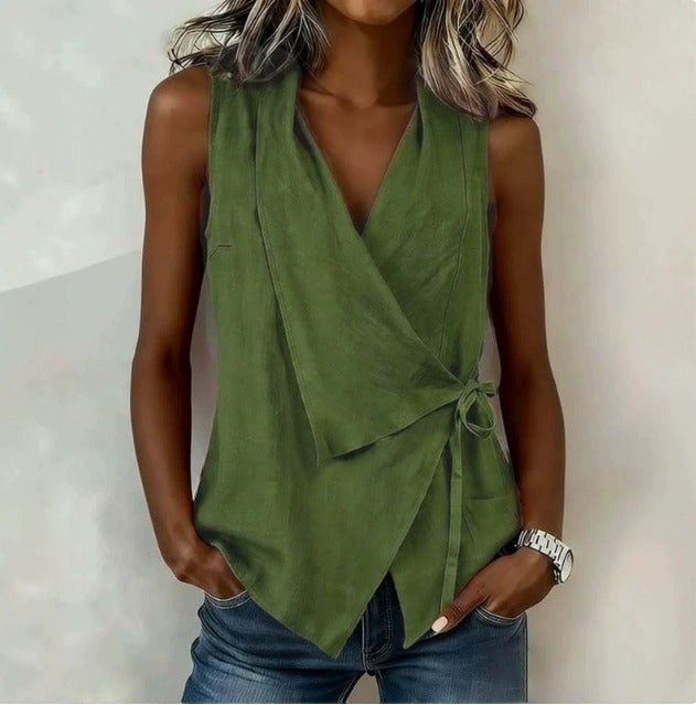 Loretta ärmellose Wickelbluse in Militärgrün