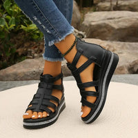 Glanzschritt | Elegante Keilsandalen