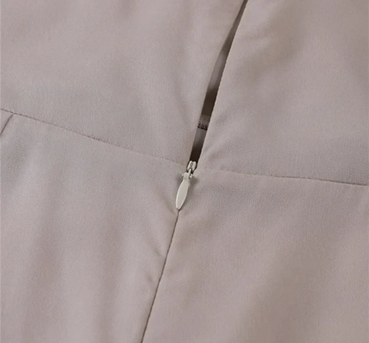 Schlicht-Schick | Elegantes Kleid mit Beinschlitz
