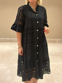 Emberlystick | Locker sitzendes Kleid mit Stickerei und Knopfleiste
