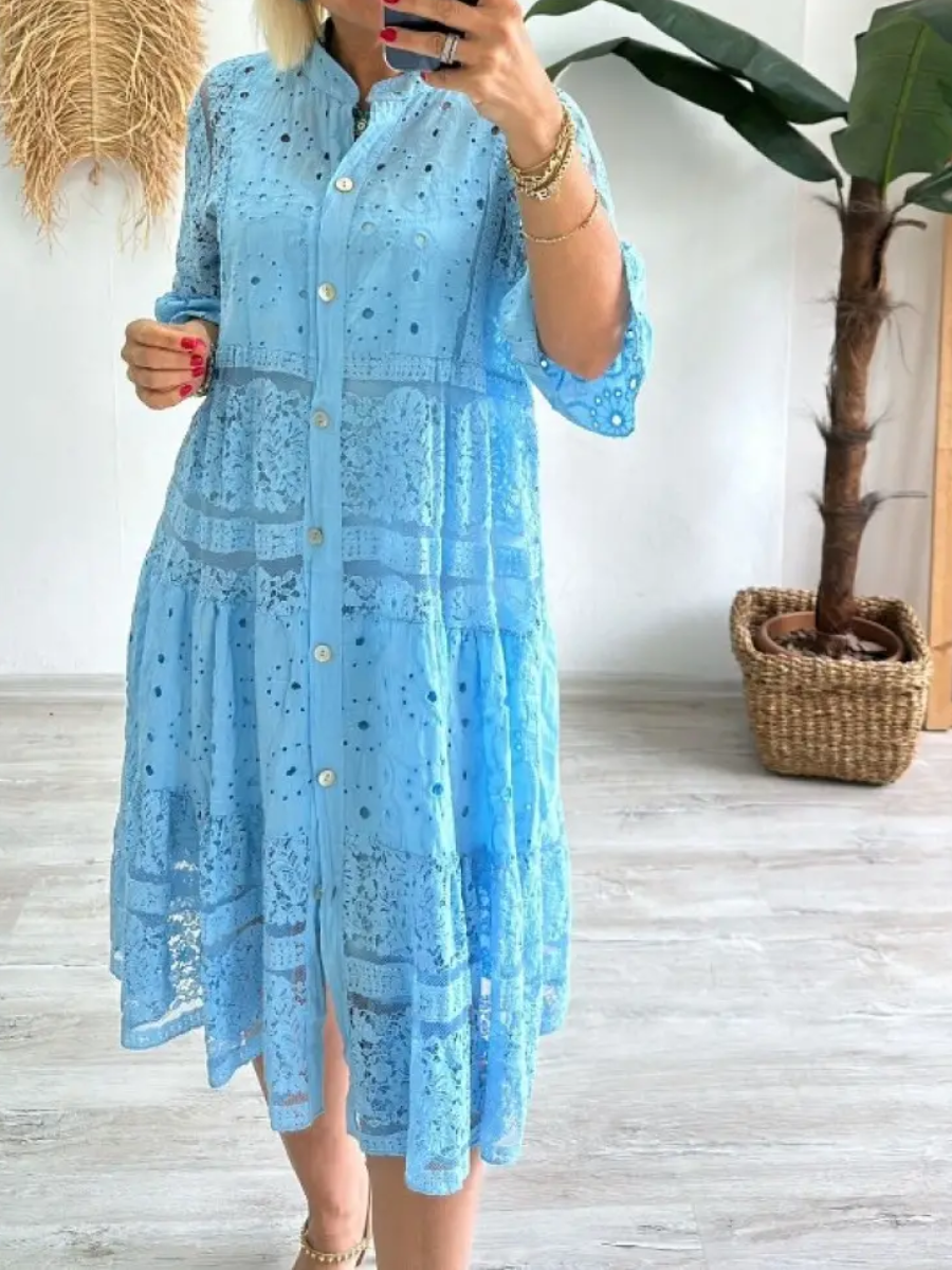 Emberlystick | Locker sitzendes Kleid mit Stickerei und Knopfleiste
