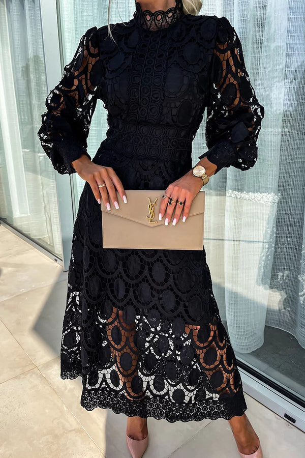 Liza romantisches Spitzenkleid in Schwarz
