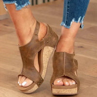 Sommerschwung | Stilvolle Keilsandalen