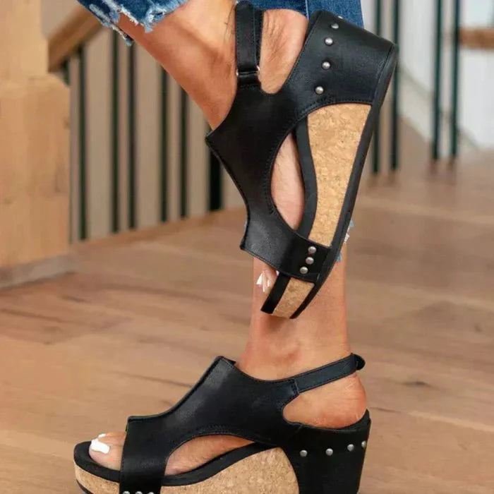 Sommerschwung | Stilvolle Keilsandalen