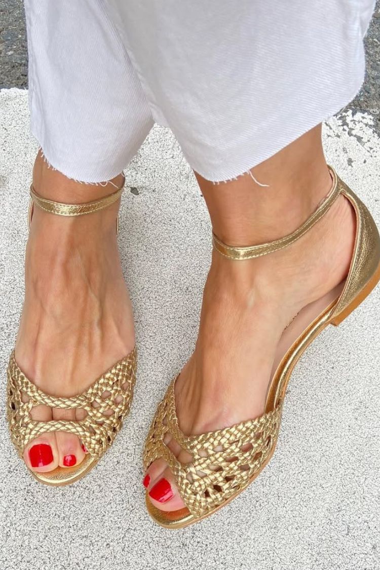Isadora Flecht-Sandalen getragen