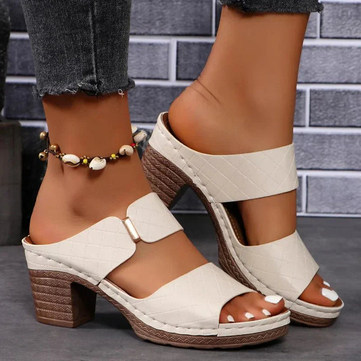Blockeleganz | Vielseitige Blockabsatz-Sandalen