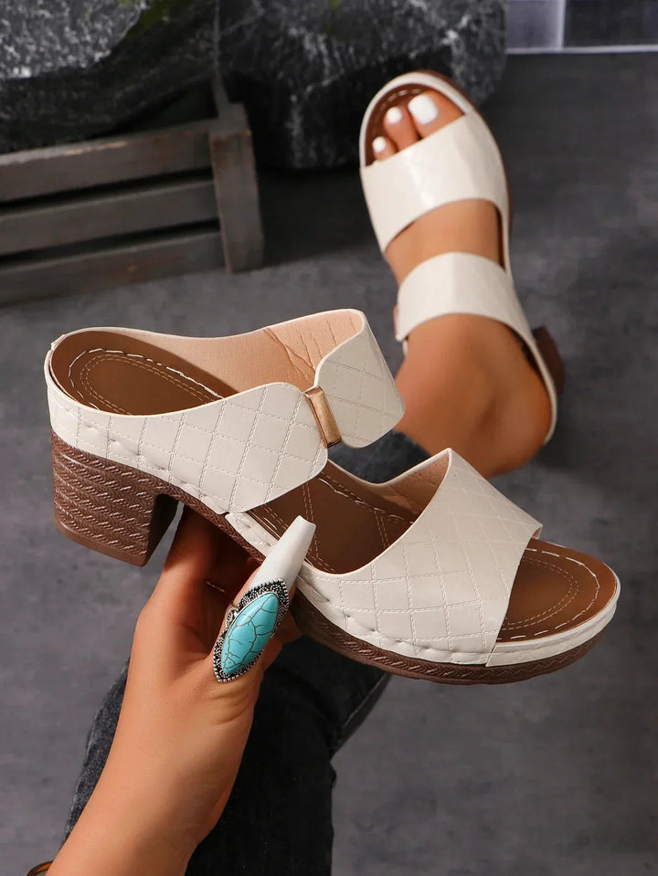 Blockeleganz | Vielseitige Blockabsatz-Sandalen