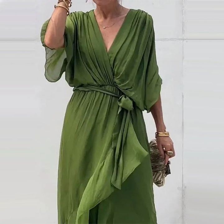 Kurven-Eleganz | Elegantes Midikleid mit V-Ausschnitt