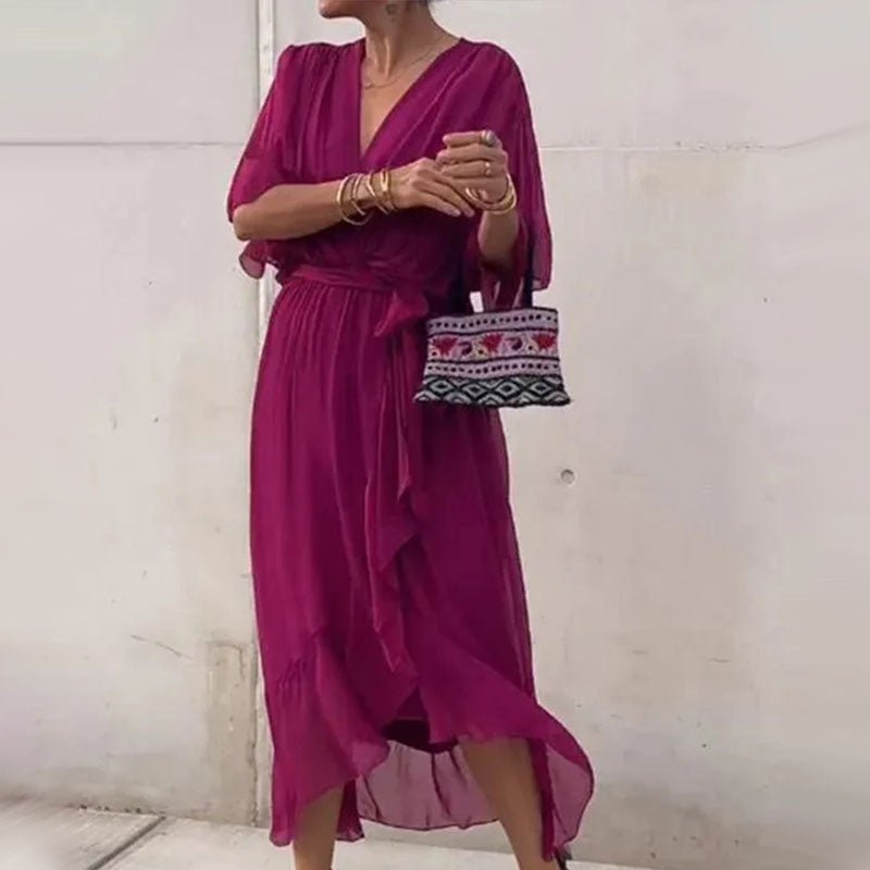Kurven-Eleganz | Elegantes Midikleid mit V-Ausschnitt