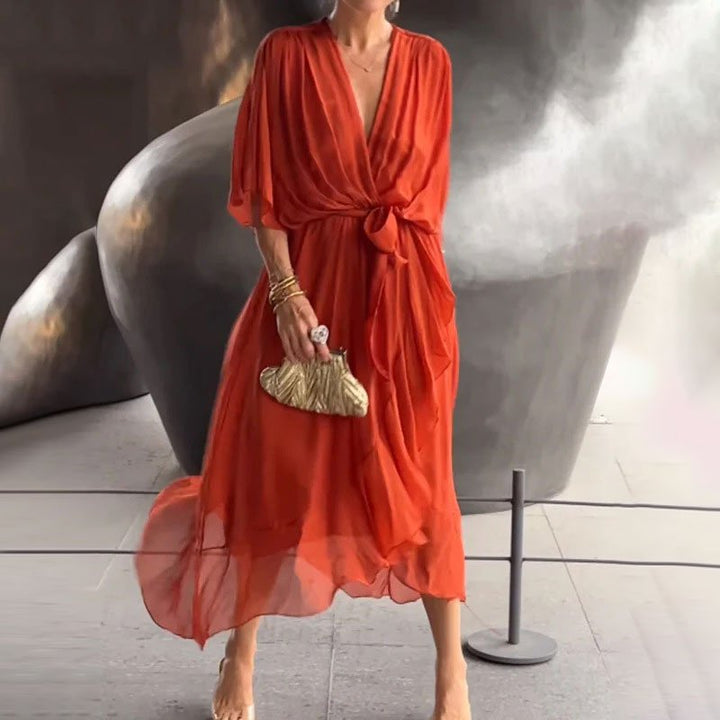 Kurven-Eleganz | Elegantes Midikleid mit V-Ausschnitt